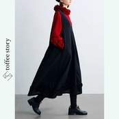 静かな黒を纏う、深めUネックワンピース 《P0289》