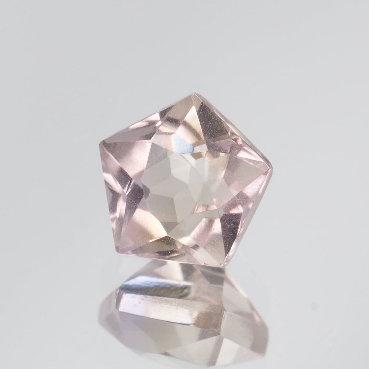 バイカラージェレメジェバイト ルース 0.35ct