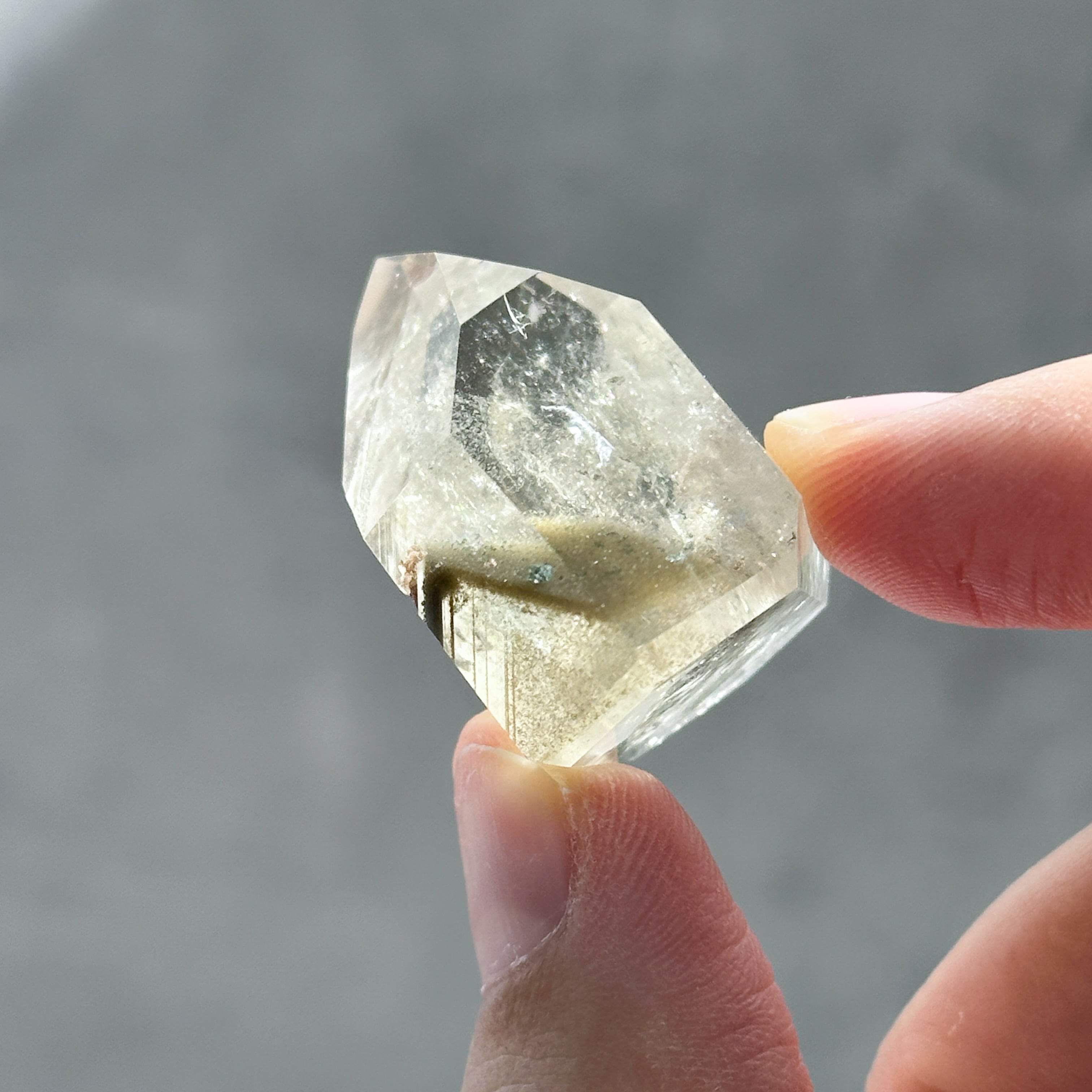 ファントム◎シトリン（黄水晶） タワー 81◇ Citrine ◇ 天然石・鉱物