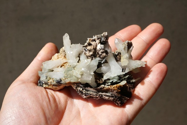 クォーツ/ロードクロサイト/クローライト/ドロマイト Quartz/Rhodochrosite/Chlorite/Dolomite 1324