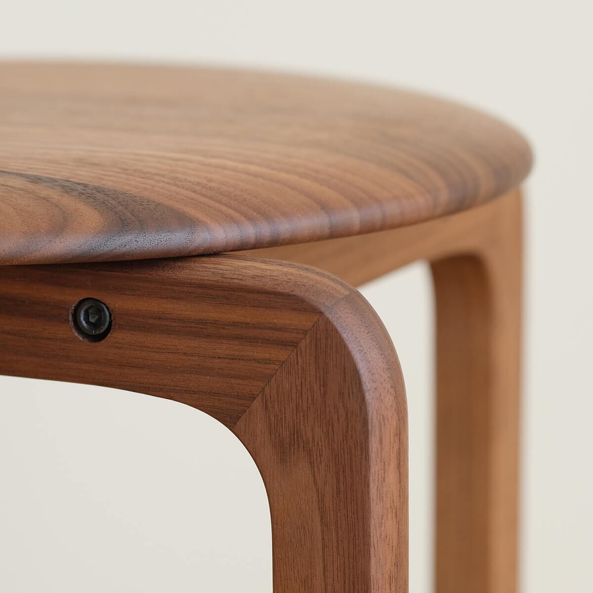 DENTO LISCO STOOL 4本脚 ウォールナット | Have Fun Furniture