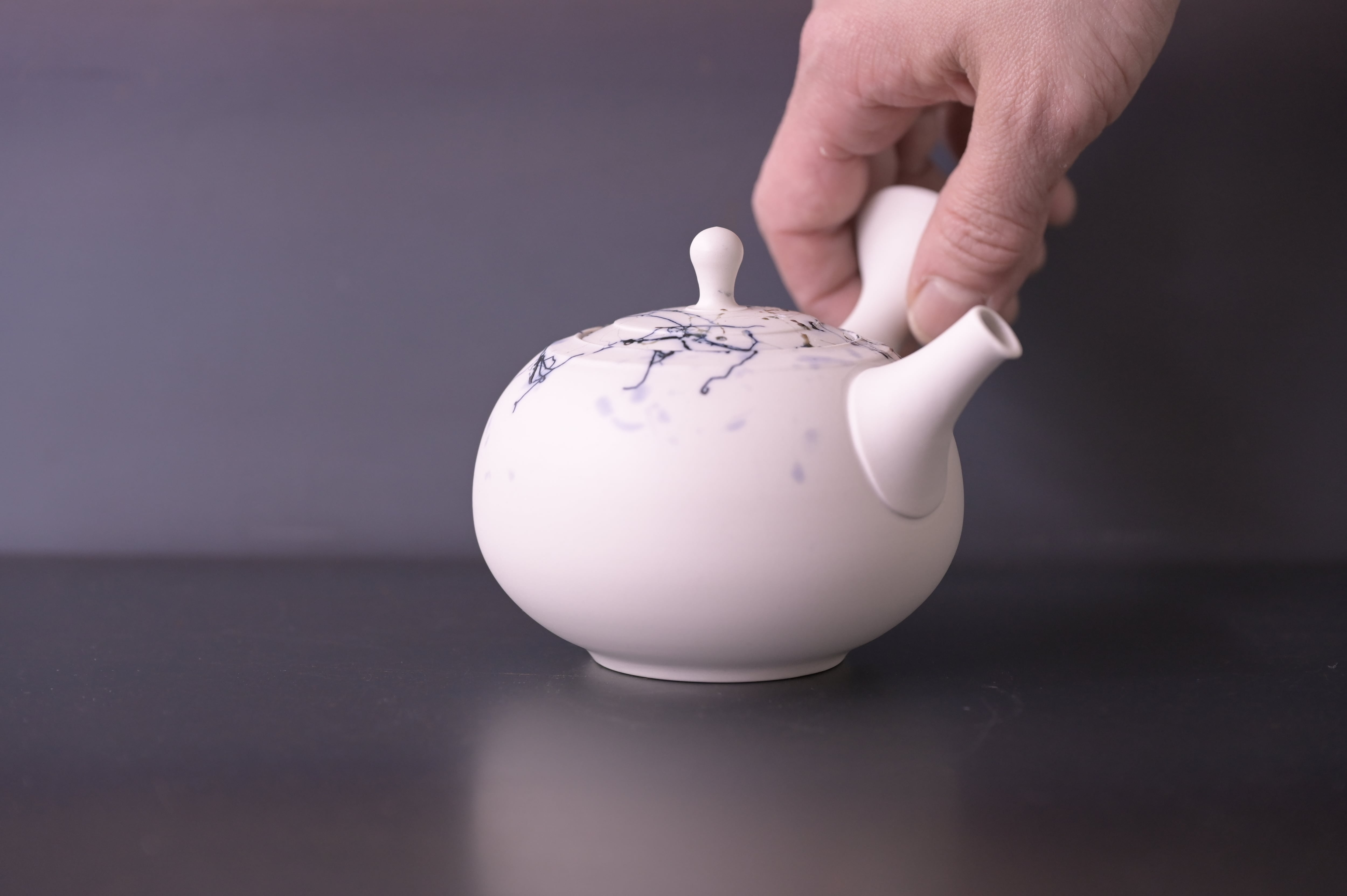 吉川雪月 白泥青藻掛け 茶注 | 鎌倉倶楽部 茶寮