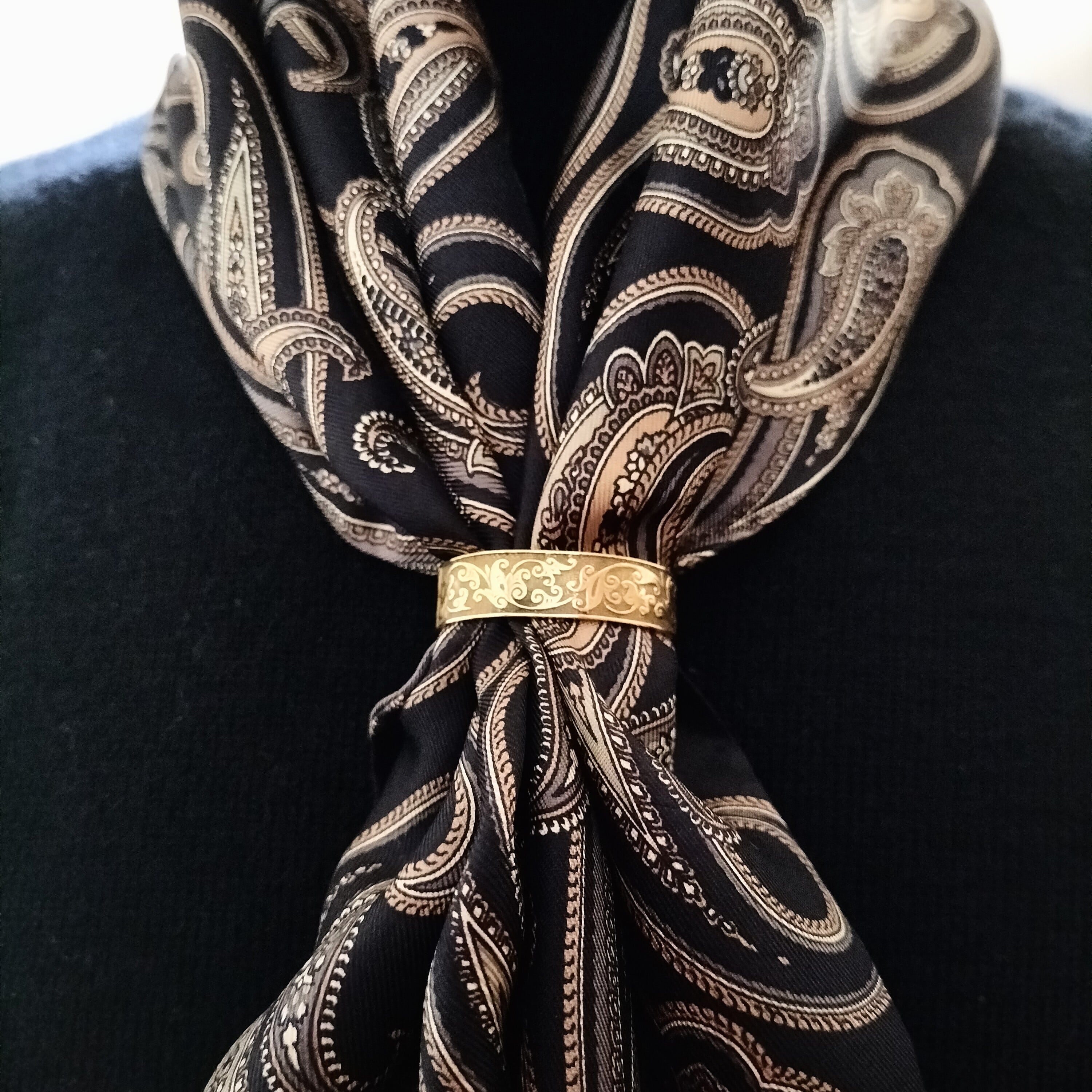 Antique Scarf Ring Clip by Walton UK