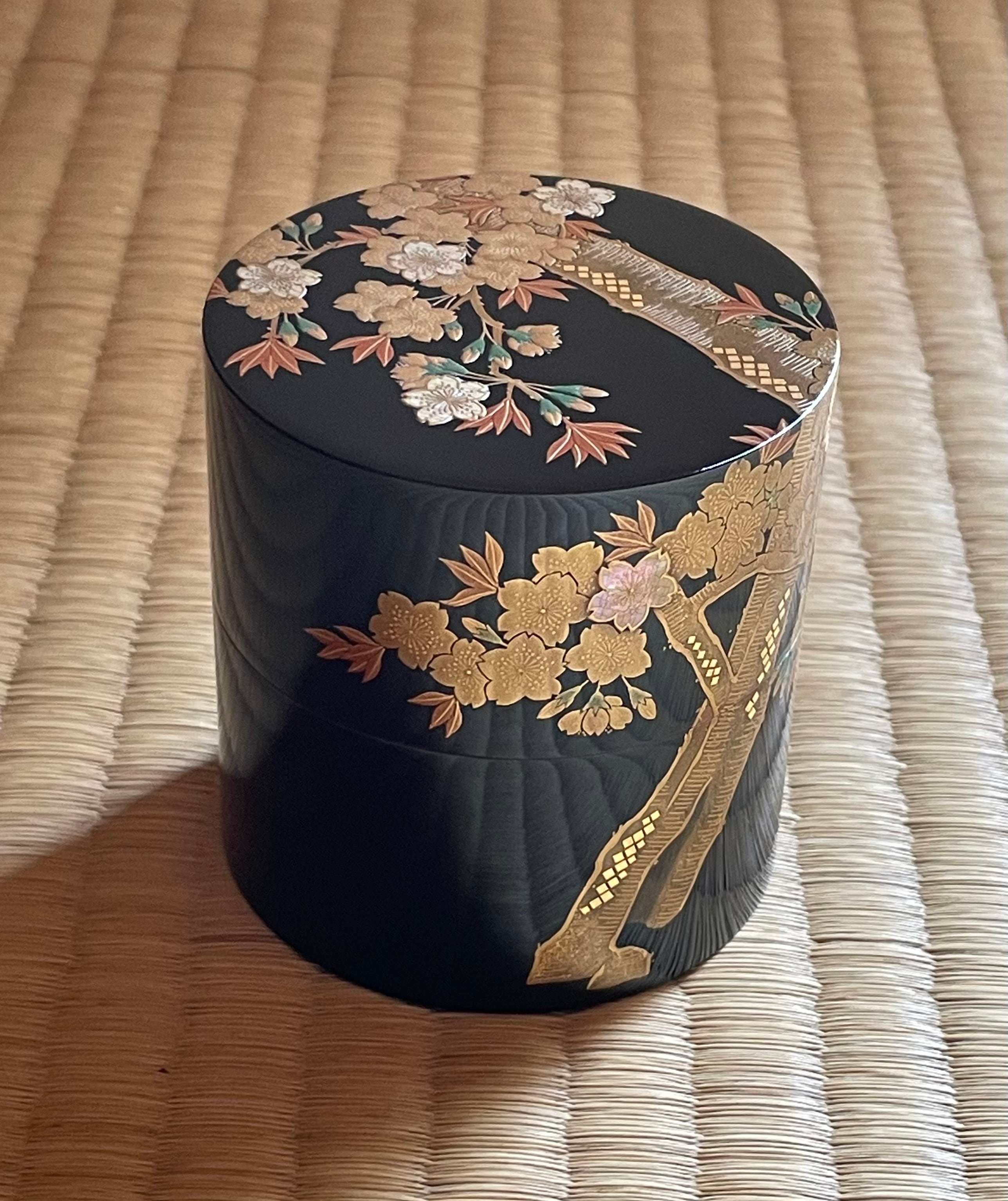 B145  備前花入・松楽茶碗・輪島塗菓子皿2枚　茶道具3点セット　各共箱 B145 備前花入・松楽茶碗・輪島塗菓子皿2枚 茶道具3点セット 各共箱