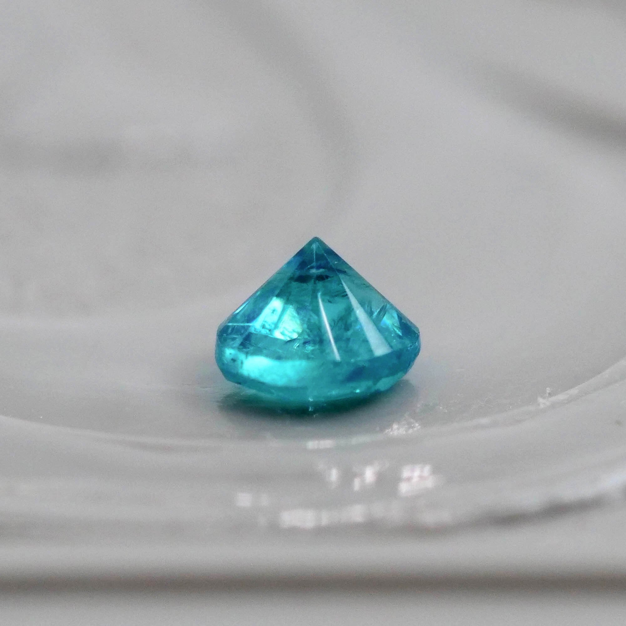 パライバトルマリン ブラジル産 0.08ct ラウンドカット 2.7mm×2.6mm