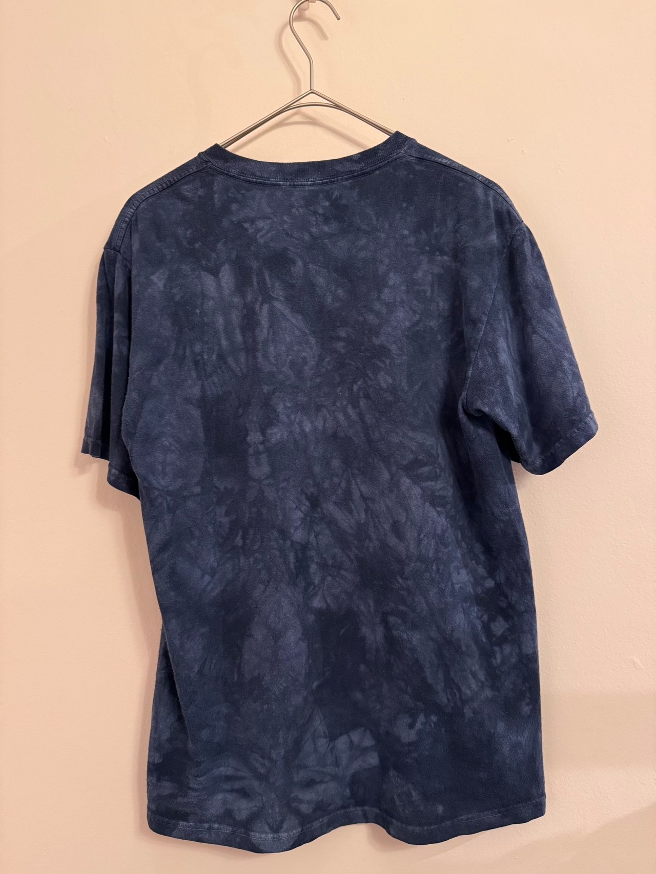 THE MOUNTAIN WOLF HOWLING Tシャツ