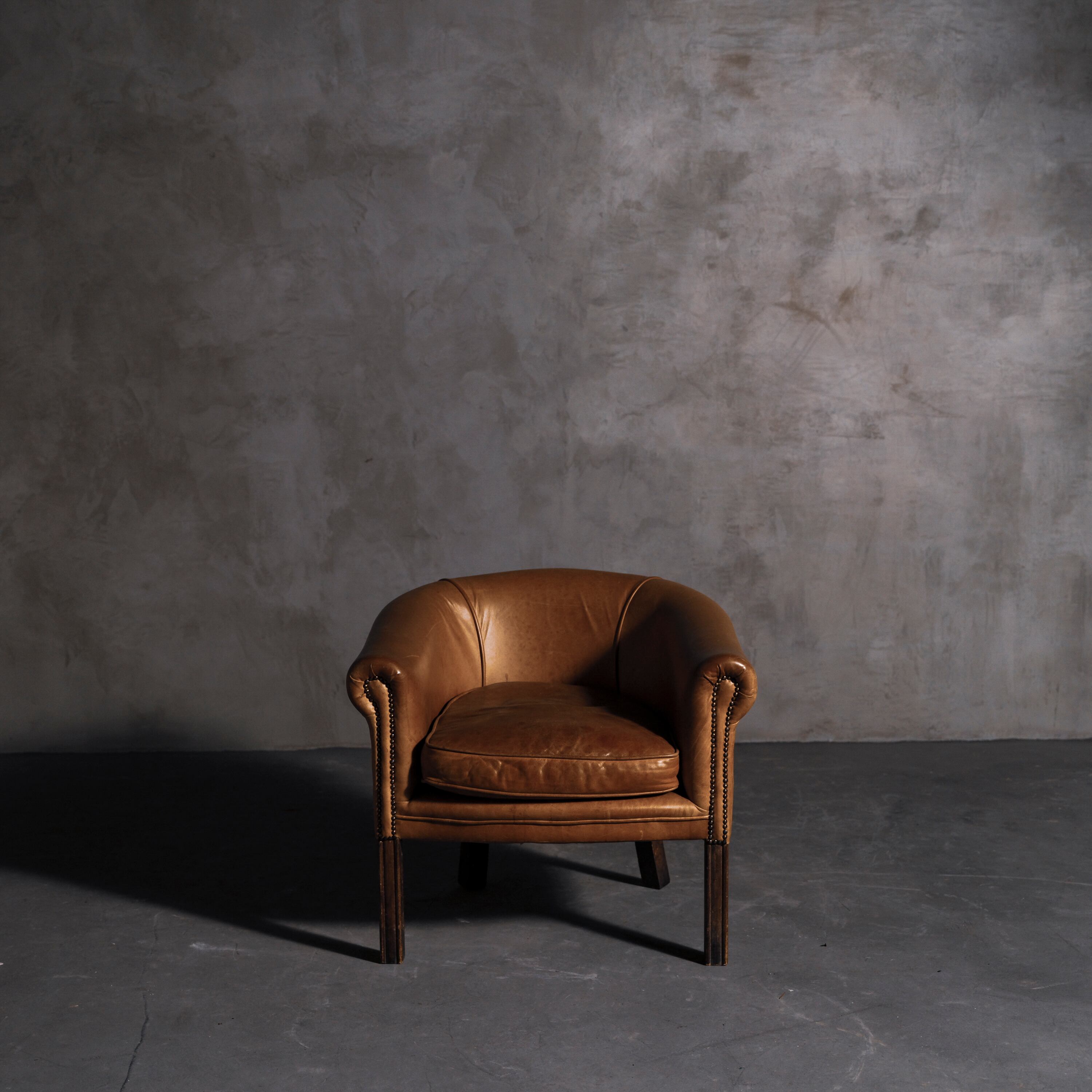 ソファ/クラブソファ/アンティークソファ/レザーソファ/椅子/アンティーク家具/店舗什器/撮影アイテム