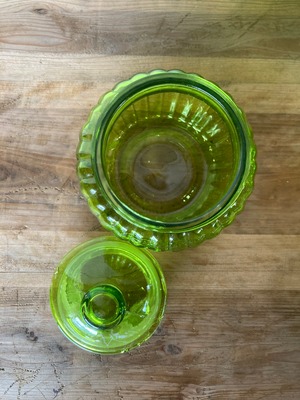 レトロな緑色の瓶