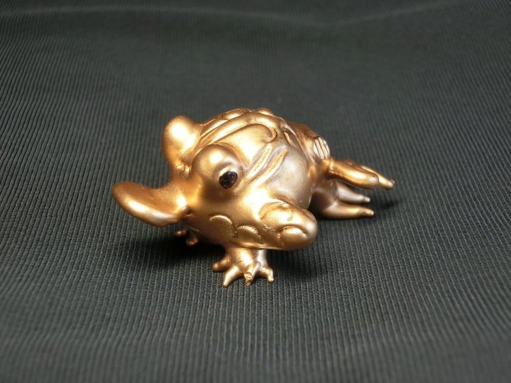 クリスタル製 黄金色 金蟾 （キンセン・ゼニガエル）（高さ約3.5cm）小