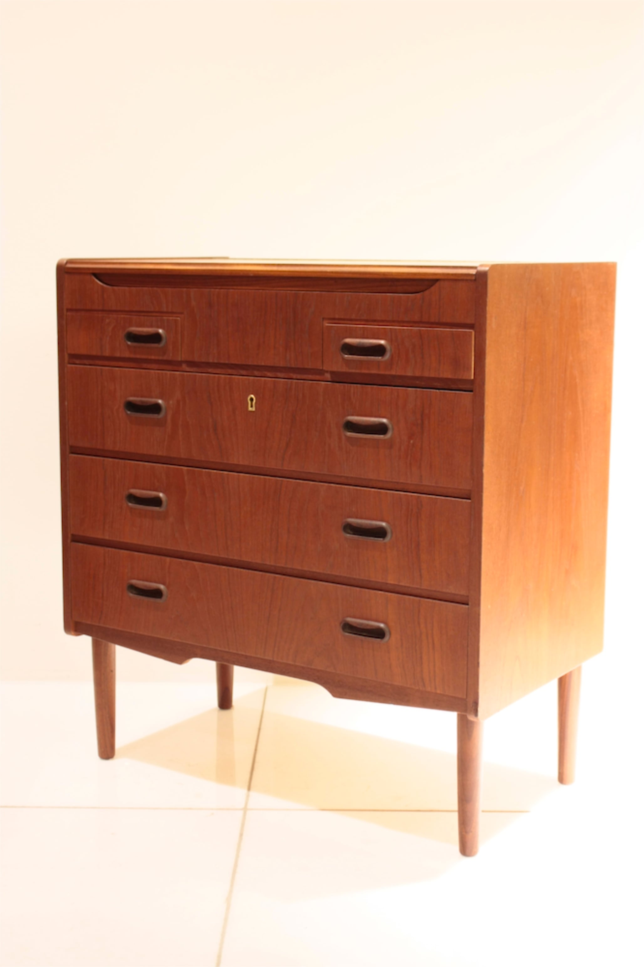 北欧ヴィンテージ家具　デンマーク　ドレッシングチェスト デンマーク ドレッシングチェスト | 北欧.Style＋1 ANTIKAとモダン.