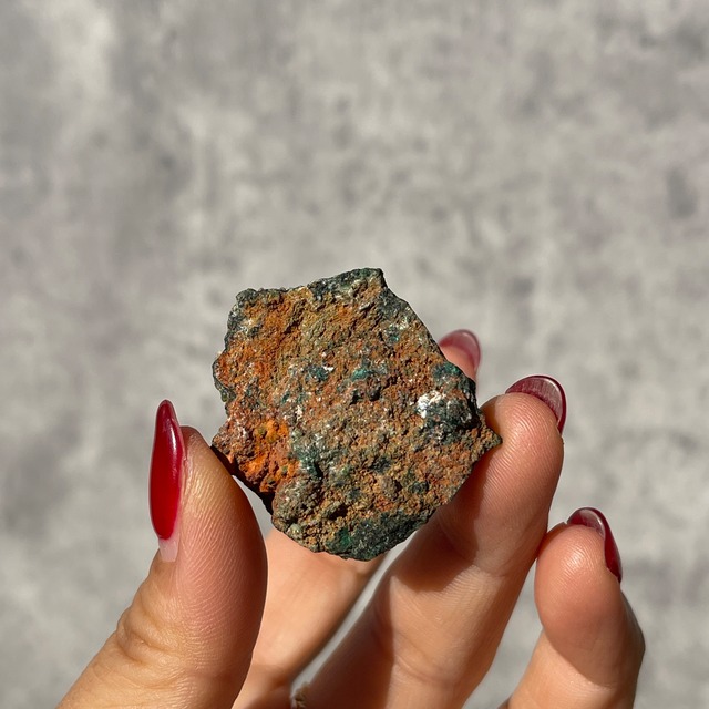 ナミビア・ツメブ鉱山産 アズライト 原石｜オールドストック・深青結晶