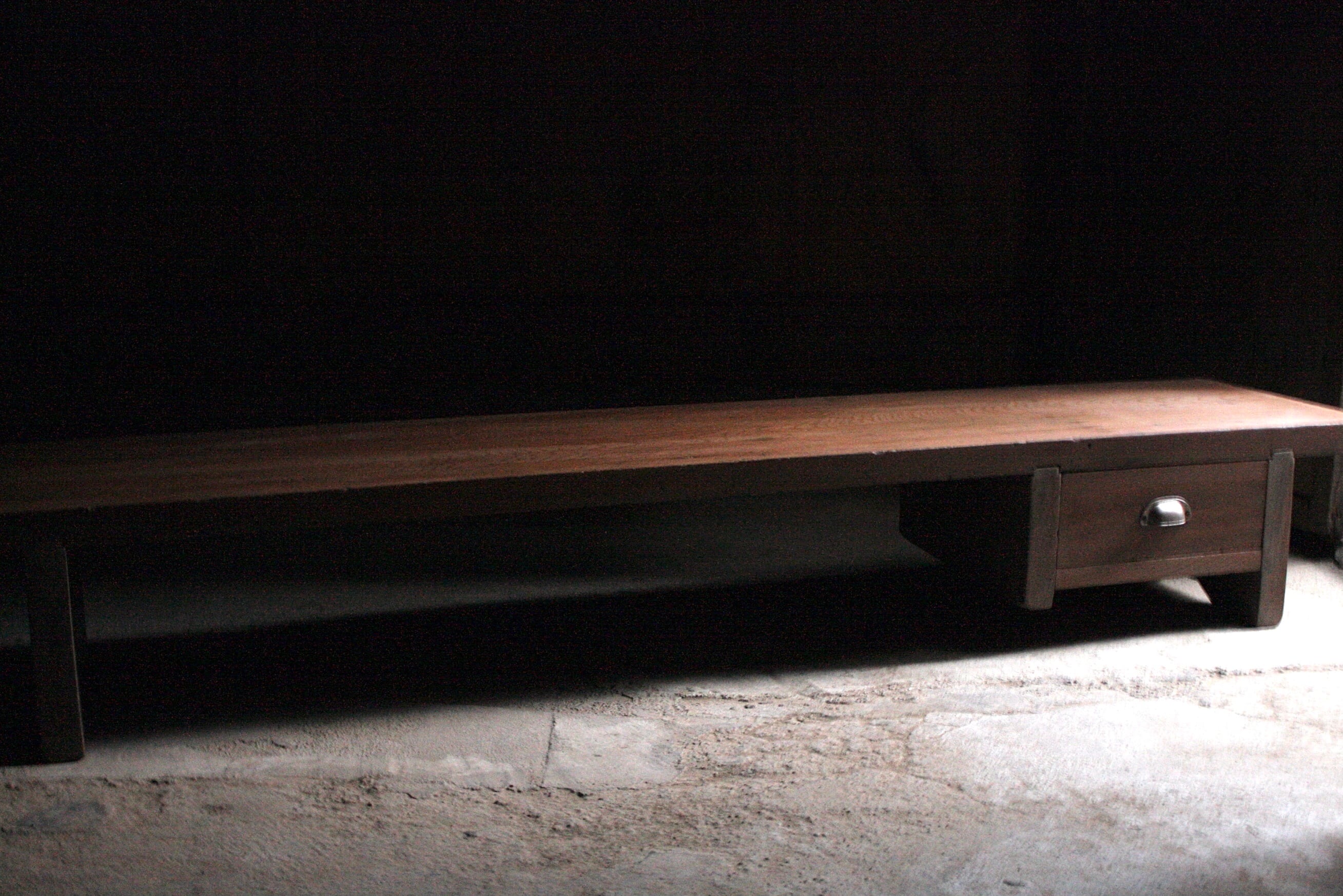 横長なローテーブル《古家具 長机 飾り台 テレビ台 ローテーブル》