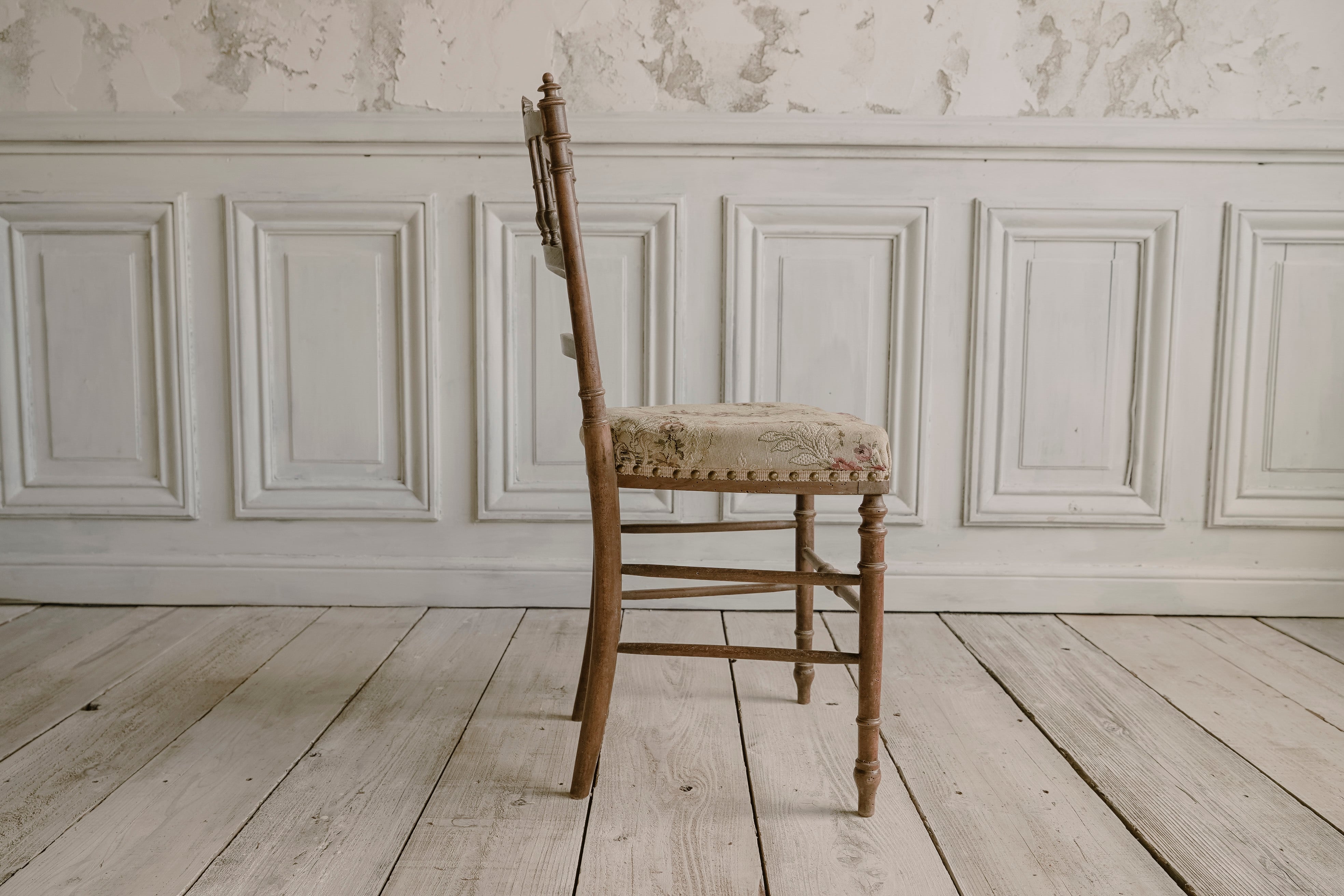 A イギリスアンティーク アームチェア ゴブラン 英国家具