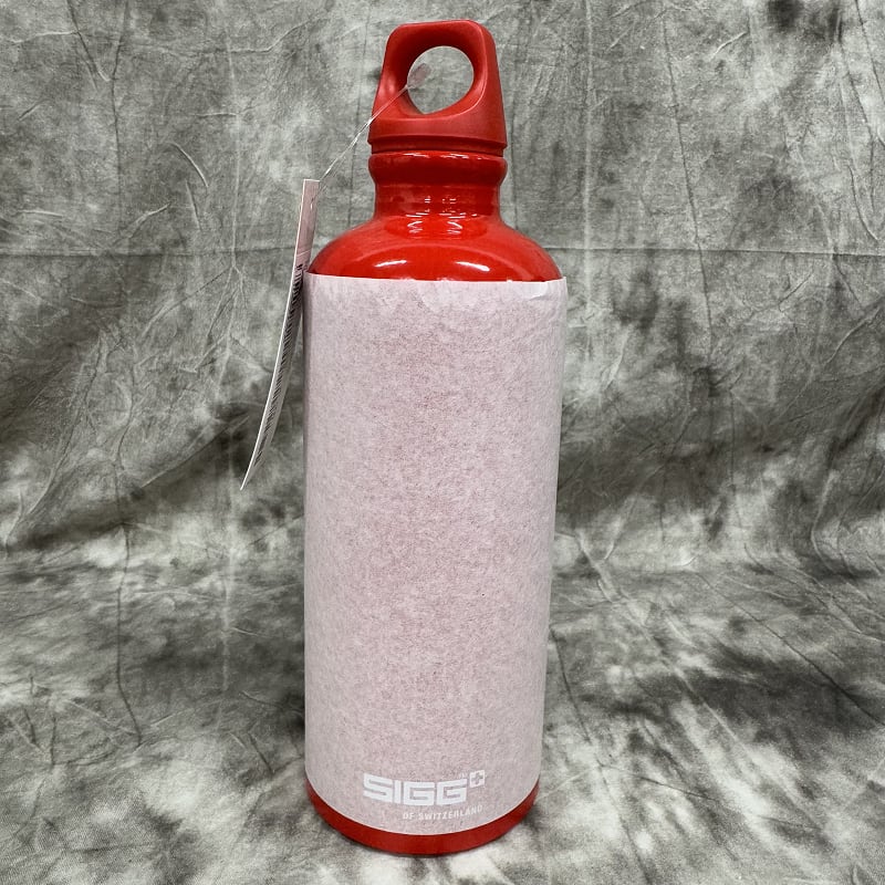 未使用】Supreme/シュプリーム【18SS】SIGG Traveller 0.6L 未使用】Supreme/シュプリーム【18SS】SIGG Traveller 0.6L