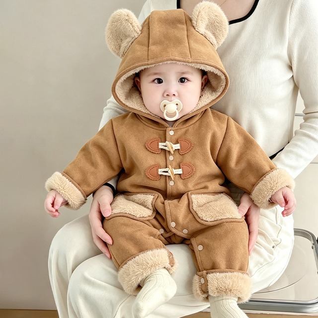 【BABY】冬新作　帽子付きブラウンロンパース