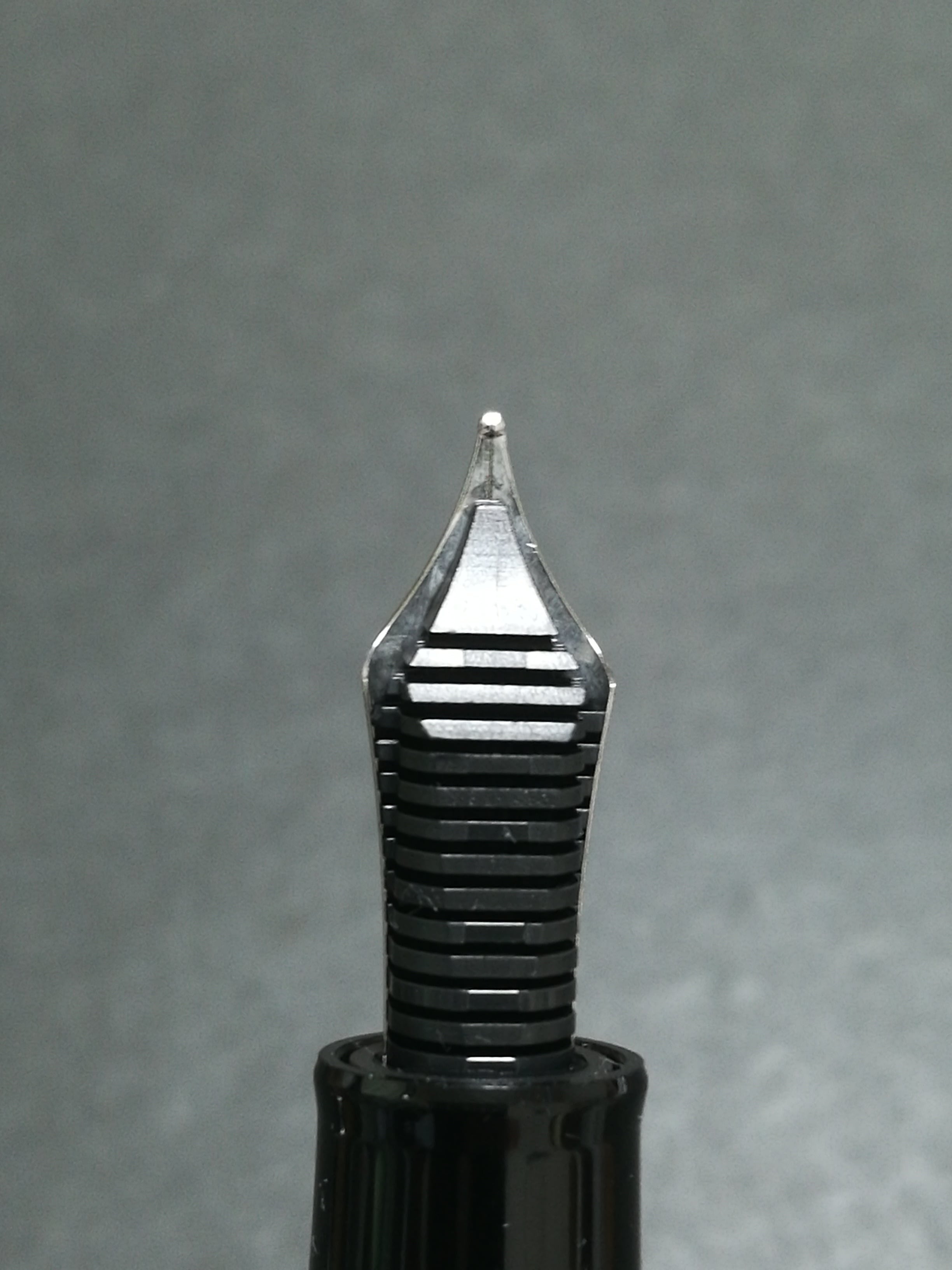 セーラー万年筆 プロフェッショナルギア スリム 銀 SAILOR （中字