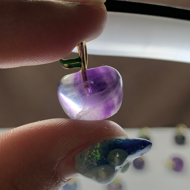 37.フローライトりんご・ペンダントトップ