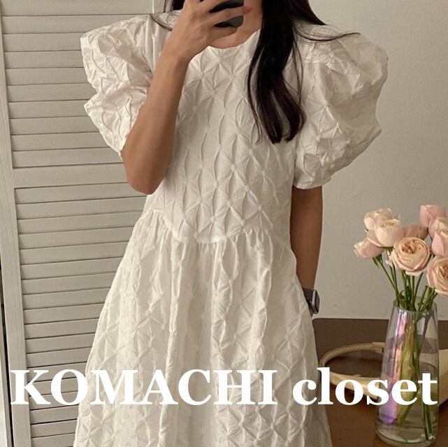 【送料無料】 パフスリーブワンピース 型押し マキシ丈 白 ホワイト 黒 ブラック 韓国 レディース オルチャン ロング丈 半袖 ボリューム袖 ぽわん袖 ラウンドネック フレア Aライン オーバーサイズ ウエストマーク ポケット タック かわいい 大人可愛い きれいめ 上品 おしゃれ レトロ こなれ感 ラブリー キュート ルーズ クール 抜け感 フェミニン ヴィンテージ ナチュラル ベーシック 夏 休日 パーティー イベント 体型カバー トレンド 流行 インスタ映え フリーサイズ