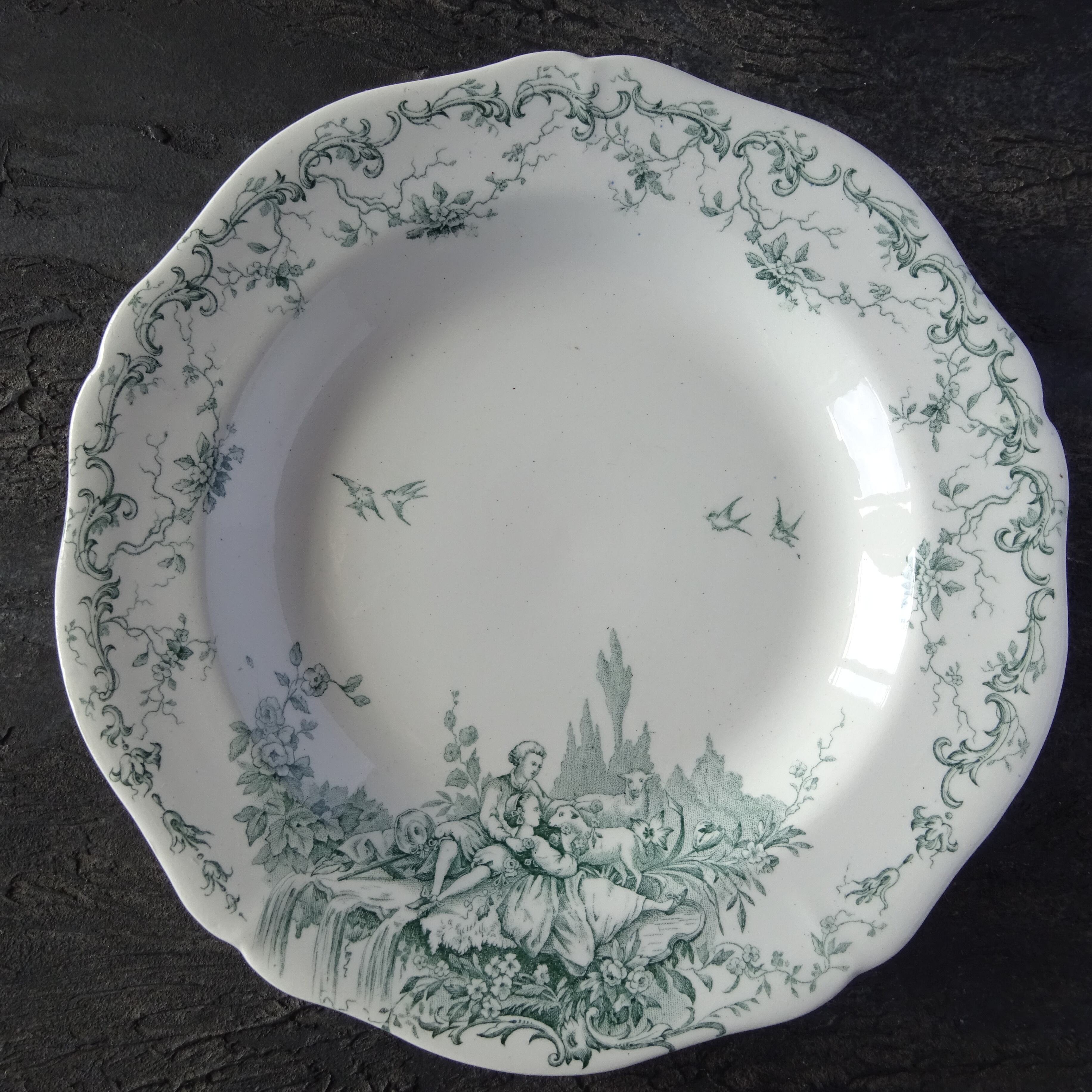 ☆TERRE de FER PORCELAINE OPAQUE DE GIEN modèle 《IDYLLE》 assiette demi creuse (B)