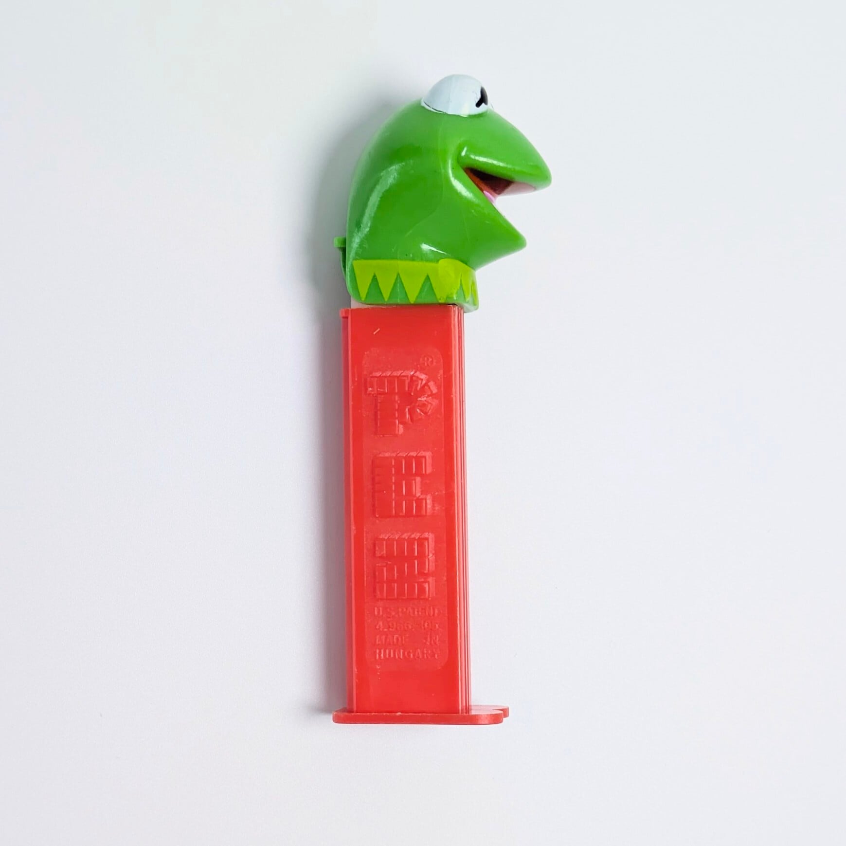 ☆ VINTAGE1990年代 ☆【 The Muppet Show ( マペット・ショー )  】『 カーミット 』PEZ / ペッツ / CANDY&DISPENSER / ヨーロッパPEZ（ハンガリー） 〚アメリカン雑貨 アメトイ〛