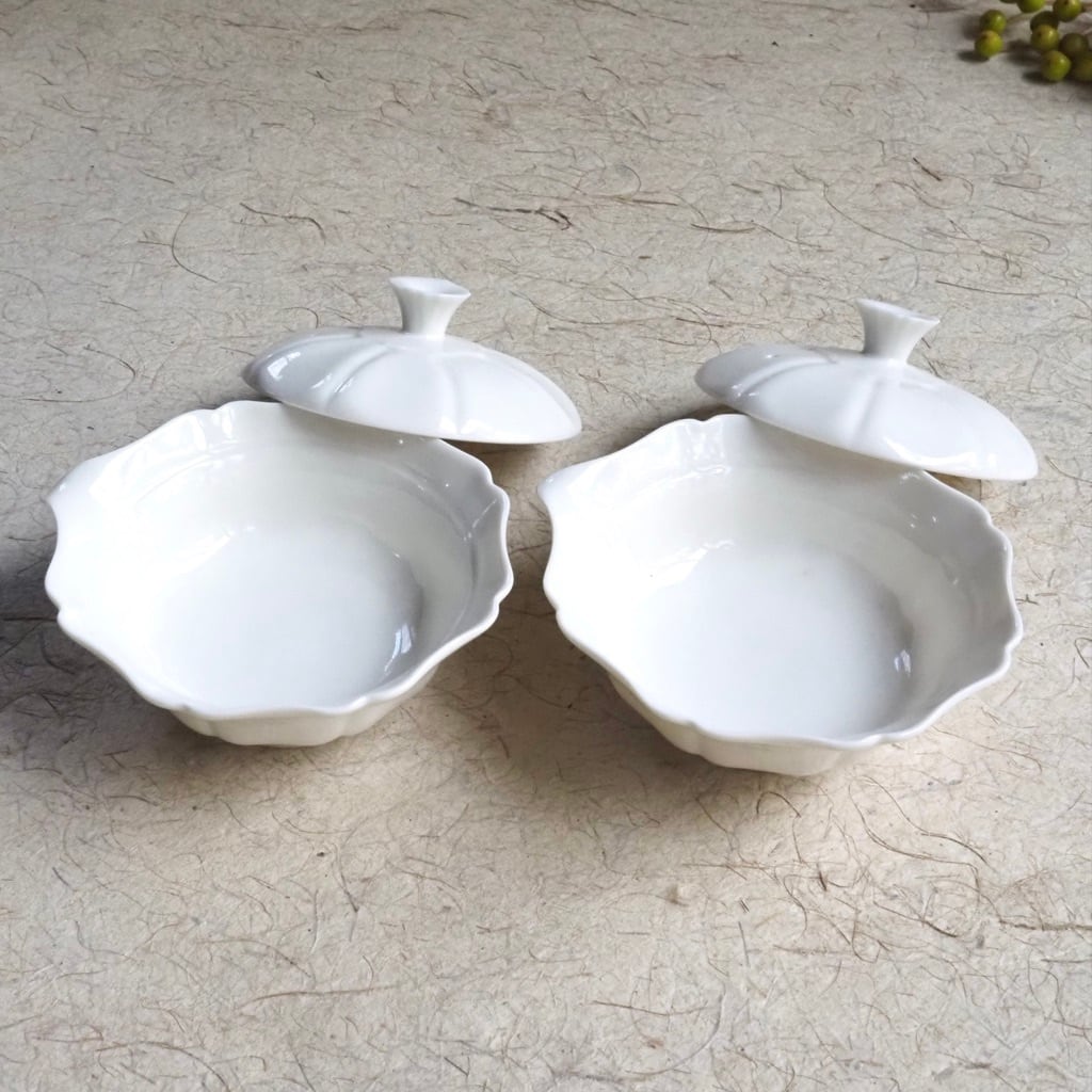 色原 昌希/白磁 八輪宝瓶