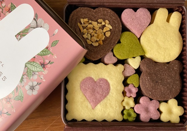 しあわせの宝石箱　バレンタインのクッキー缶（2023）