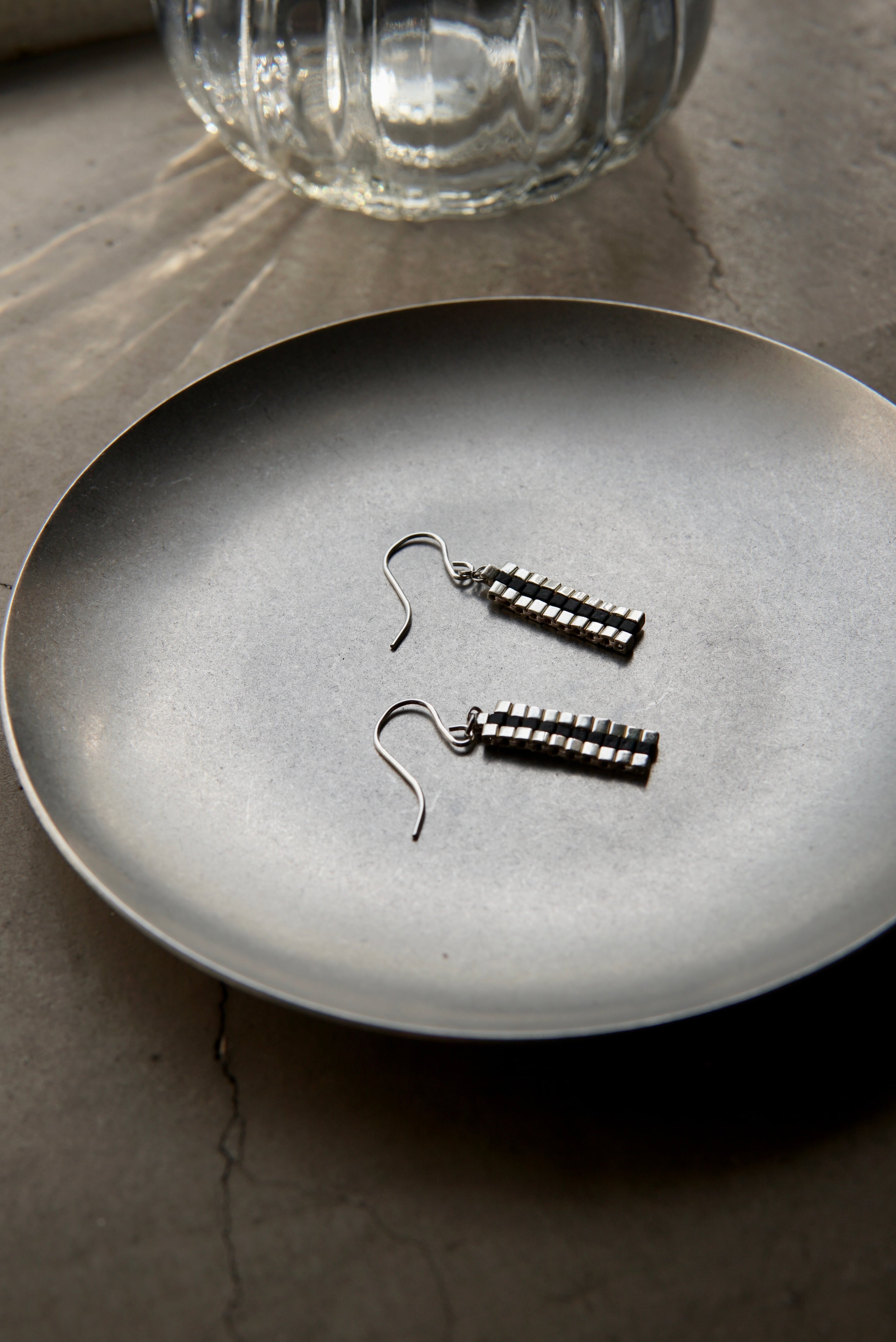 SQUARE SHORT（SILVER＆BLACK）