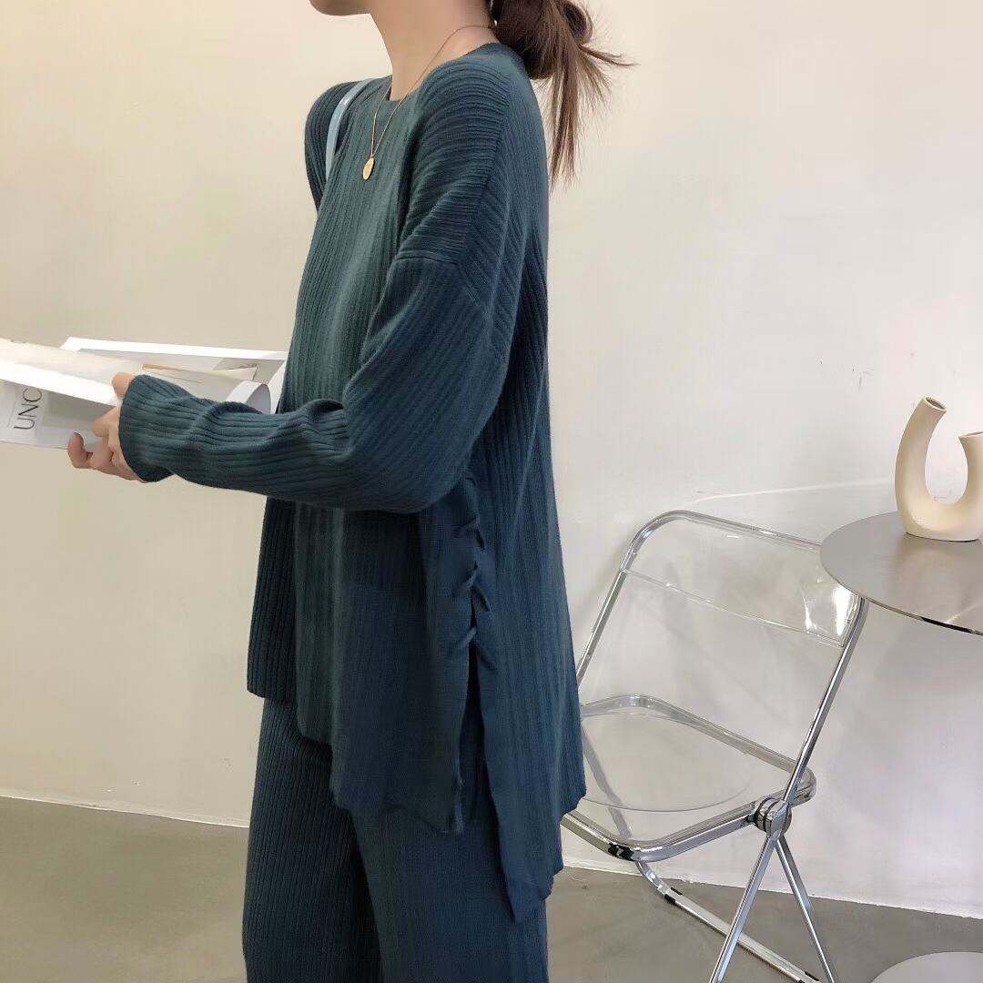 スリット入りプルオーバー&ワイドパンツ ニットセットアップ AJ1050-9052