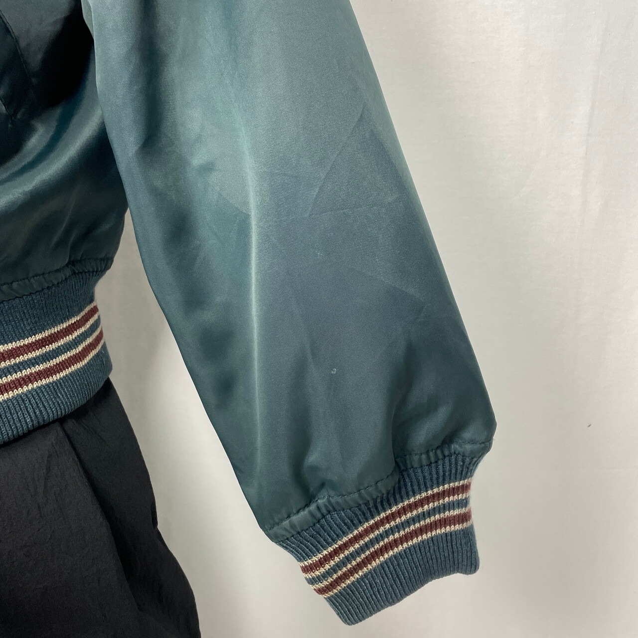 80〜90年代 ユーロ Chevignon シェビニオン ナイロンサテン スタジャン 