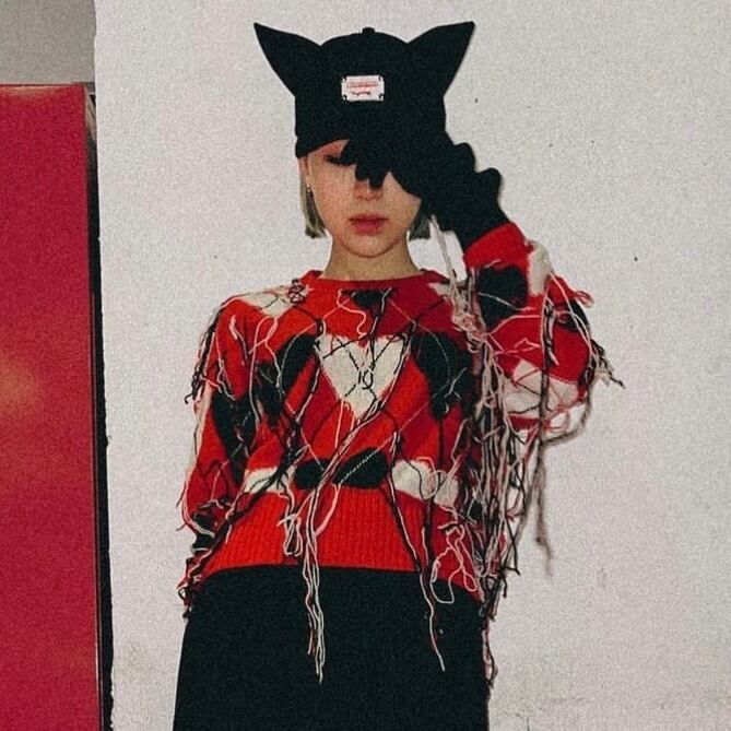CHARLES JEFFREY LOVERBOY】GUDDLE JUMPER(RED) | AYIN CHARLES JEFFREY LOVERBOY】GUDDLE JUMPER(RED) | AYIN