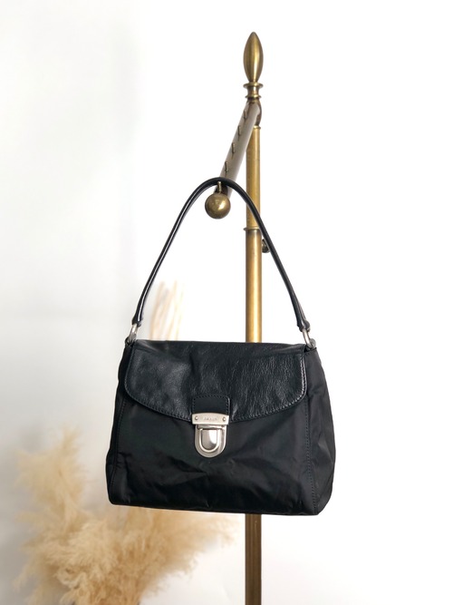 PRADA プラダ ショルダーバッグ ブラック プッシュロック レザー ワンショルダー vintage ヴィンテージ オールド vyves6
