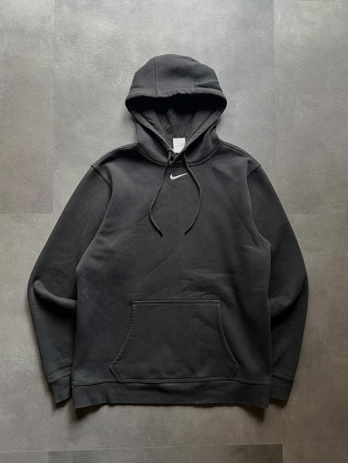 NIKE センタースウッシュ プルオーバーパーカー ブラック M