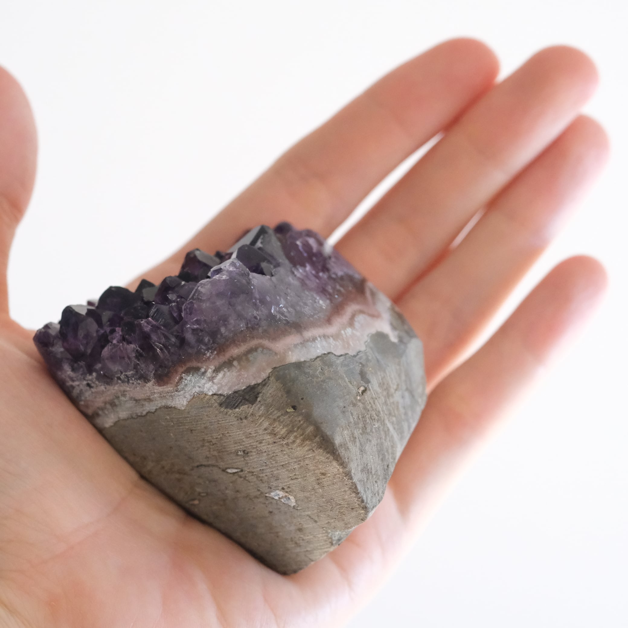 アメジストのジオード（ハーフポリッシュ）〇 紫水晶 | ふれる