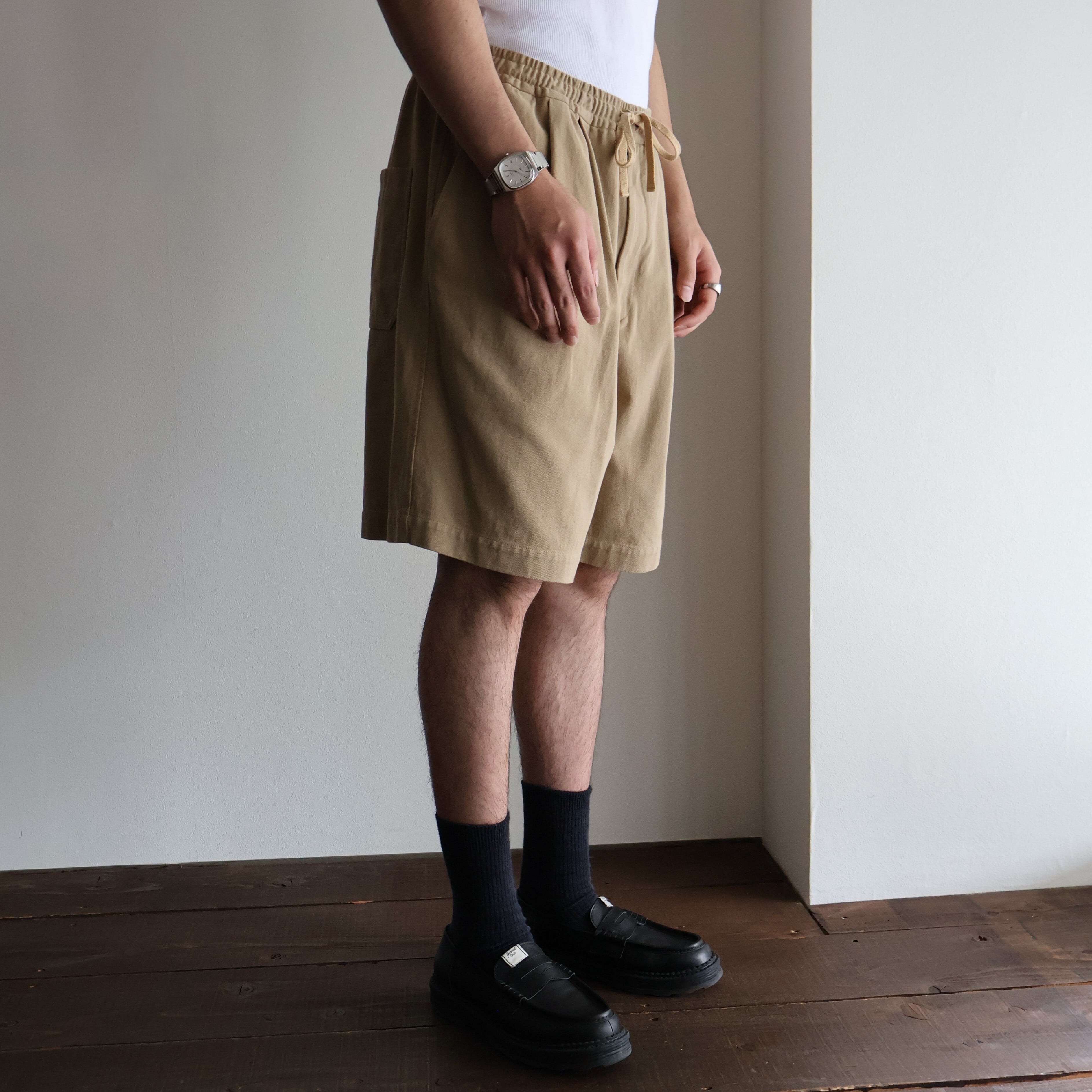 awasa “ hard twist cotton twill wide easy shorts ( Khaki )” | H.inch
