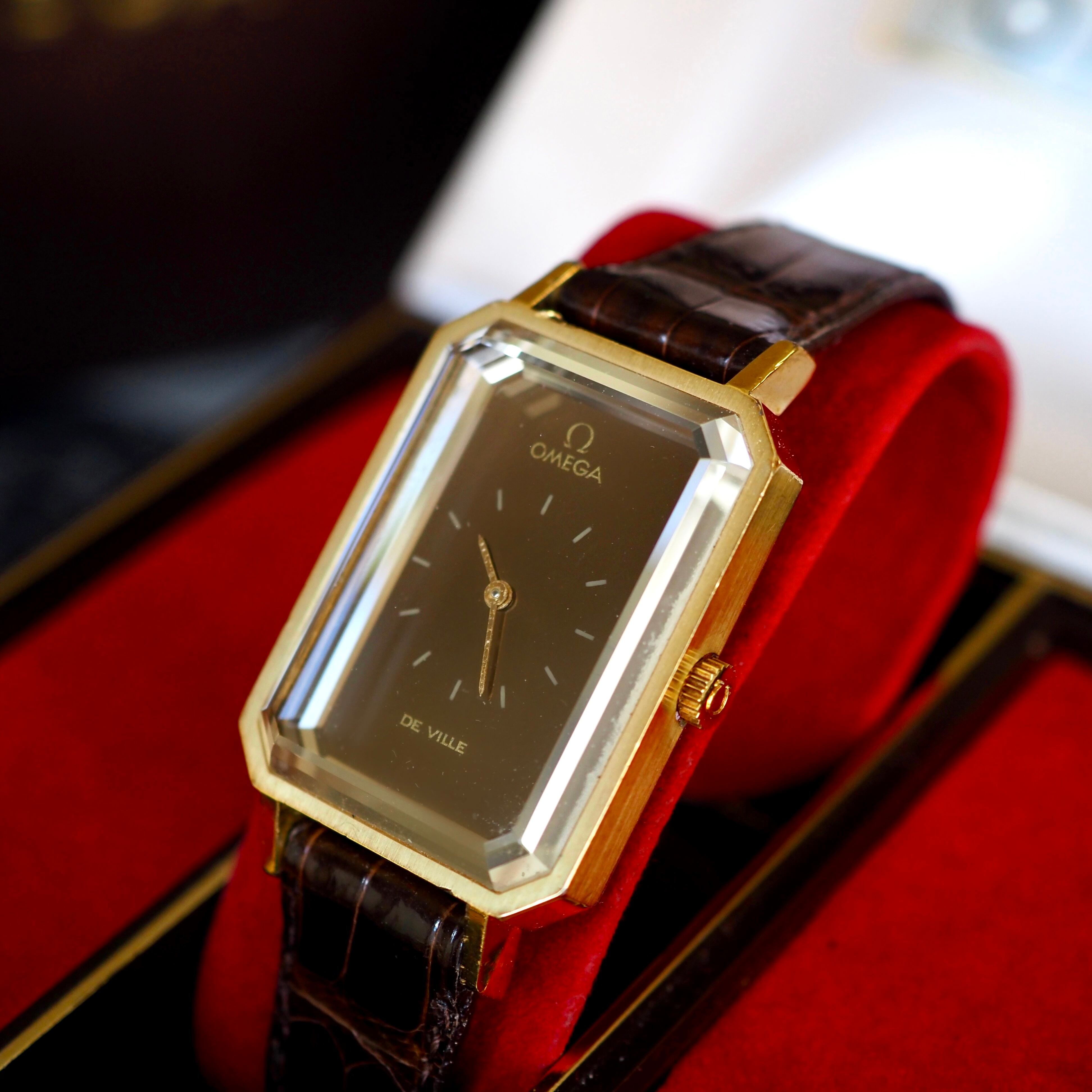 超希少 OMEGA グリマデザイン ミラー文字盤 エメラルドライン ドレス