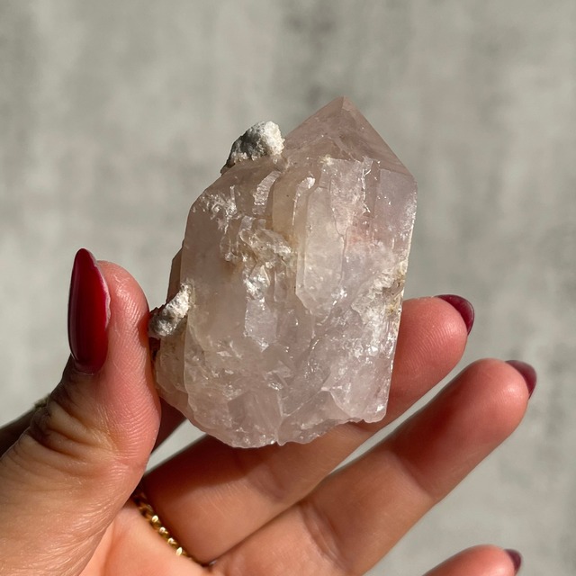 ブラジル・バイーア州ジャコビナ産【ピンキッシュアメジスト - Pink Amethyst】③ 鉱物 天然石 パワーストーン