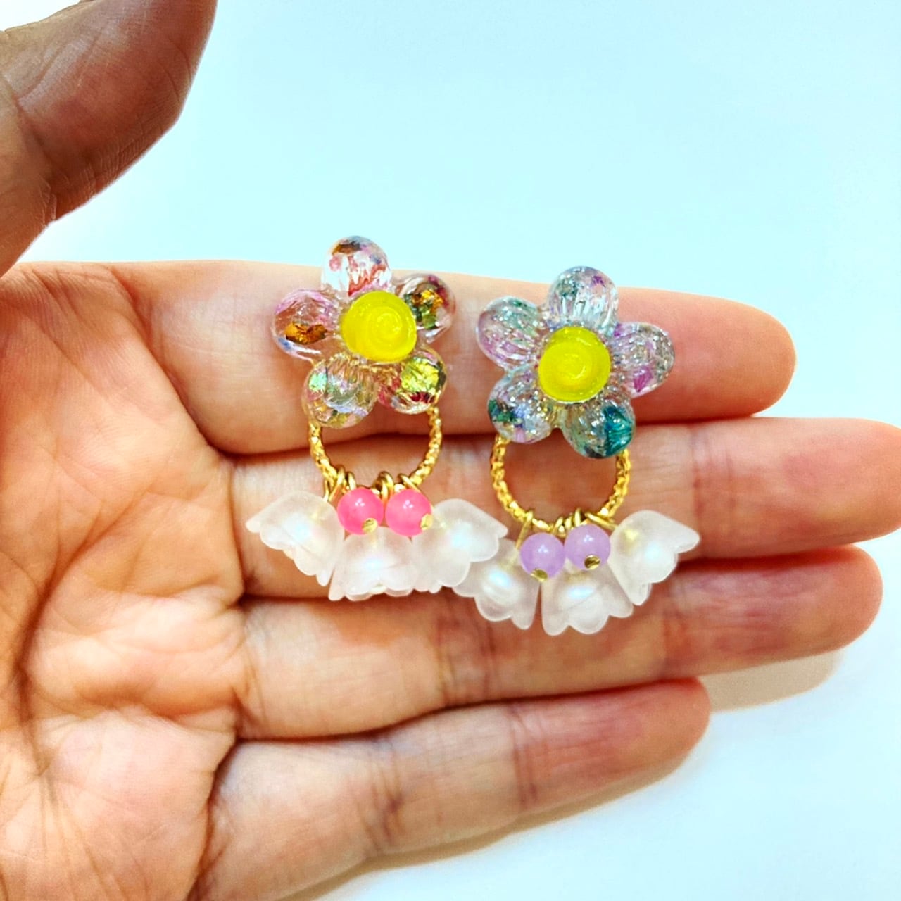 129 ブローチシリーズ鳥クリアー ハンドメイド ピアスorイヤリング