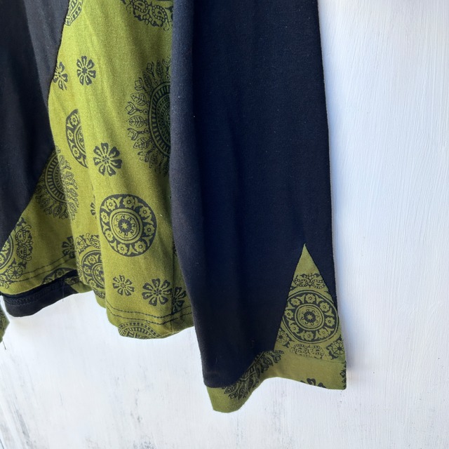 マンダラ柄ロングティシャツ