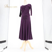 社交ダンス 衣装 スタンダード 上下セット ツーピース レッスンウェア パーティ衣装 レディース 紫 パープル系 ラインストーン シンプル 上品 ダンス用衣装 フェミニン デザイン 膝下丈 ストレッチ フィット感 高級感 コーディネート 取り入れやすい カジュアル 上品さ 着心地 軽やかさ おしゃれ カラー展開 艶感 女性らしさ ダンスパフォーマンス ラインストーン装飾 パーティー使用 人気ブランド レディースファッション