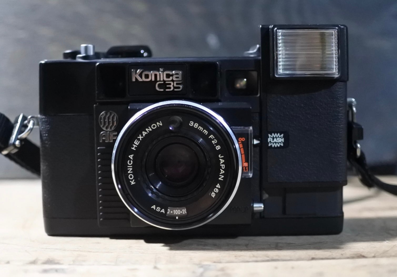 Konica C35 AF フィルムカメラ レトロ 日本メーカー新品 - フィルムカメラ