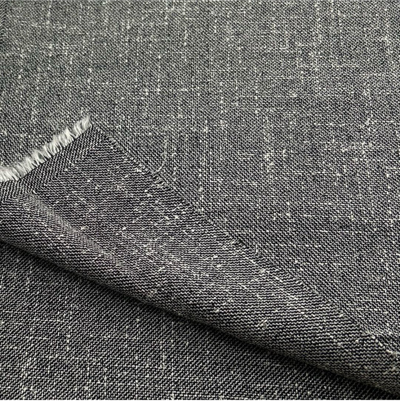 ★NY579◆2.3m◆ポリエステル100%ややとろみヴィンテージ生地◆ホワイト×ブラック