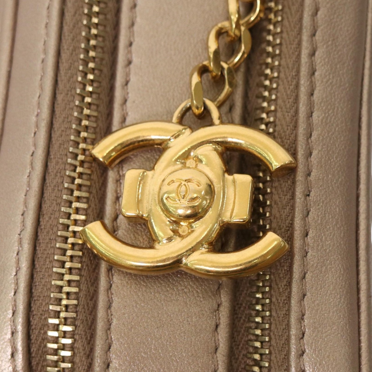 【最終処分SALE】CHANEL シャネル ココマーク  レザー ショルダーバッグ ベージュ A-7529