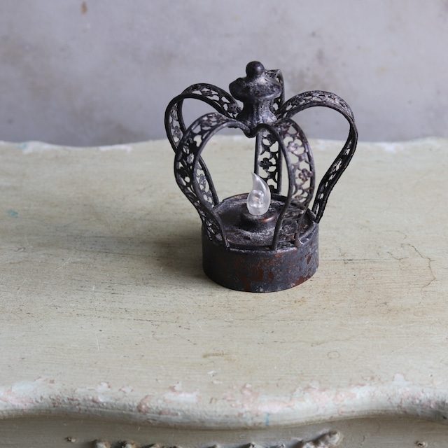 LEDブリキランプ　王冠　ブリキ製　キャンドルライト　電池LED　　シャビースタイル