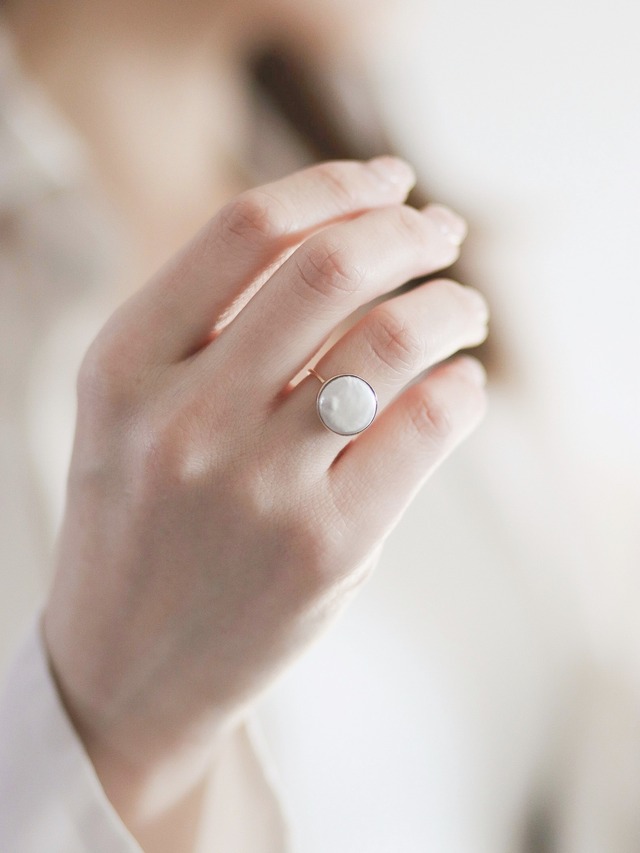 round pearl ring