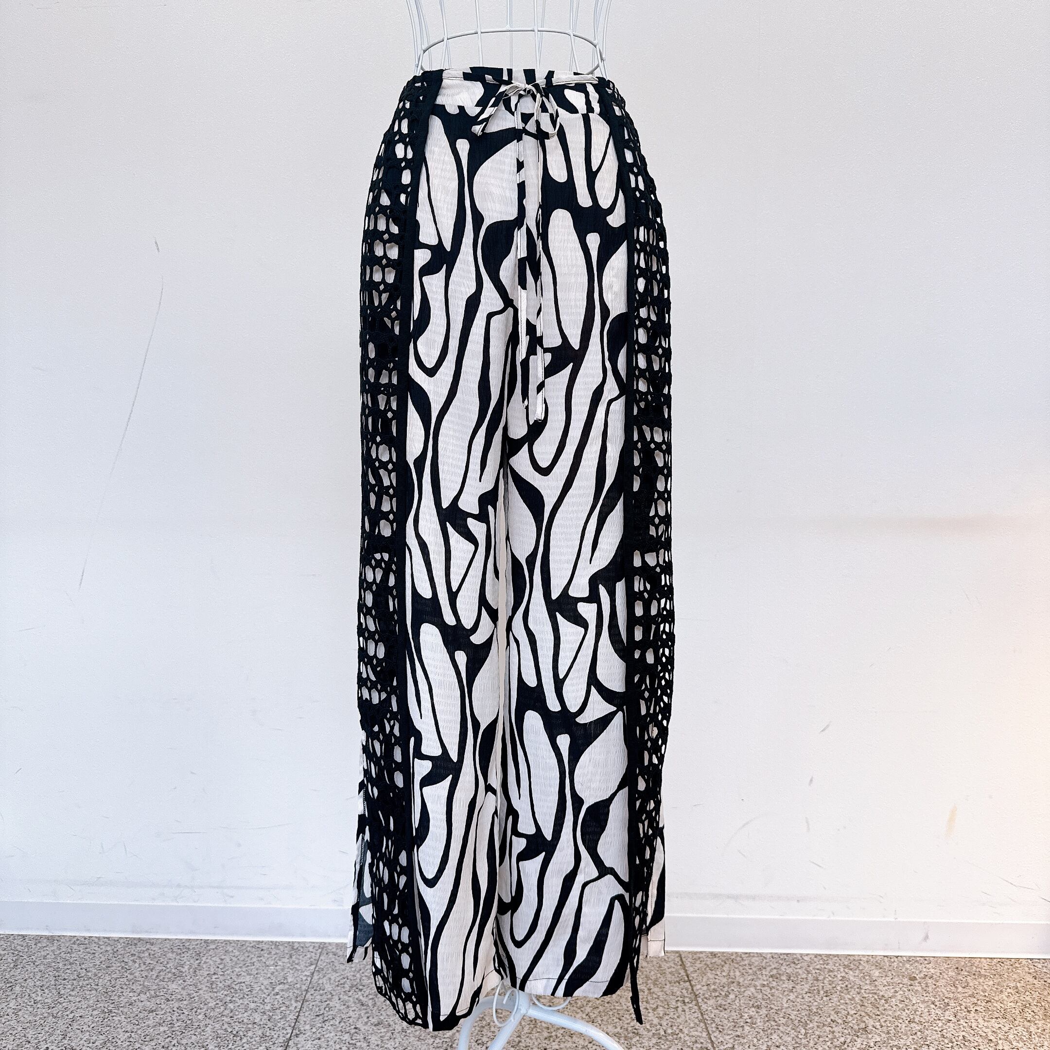 ★店頭受注販売限定★Mia Asterism(ミーア アステリズム)アートプリント レースサイドパンツ【1624655】