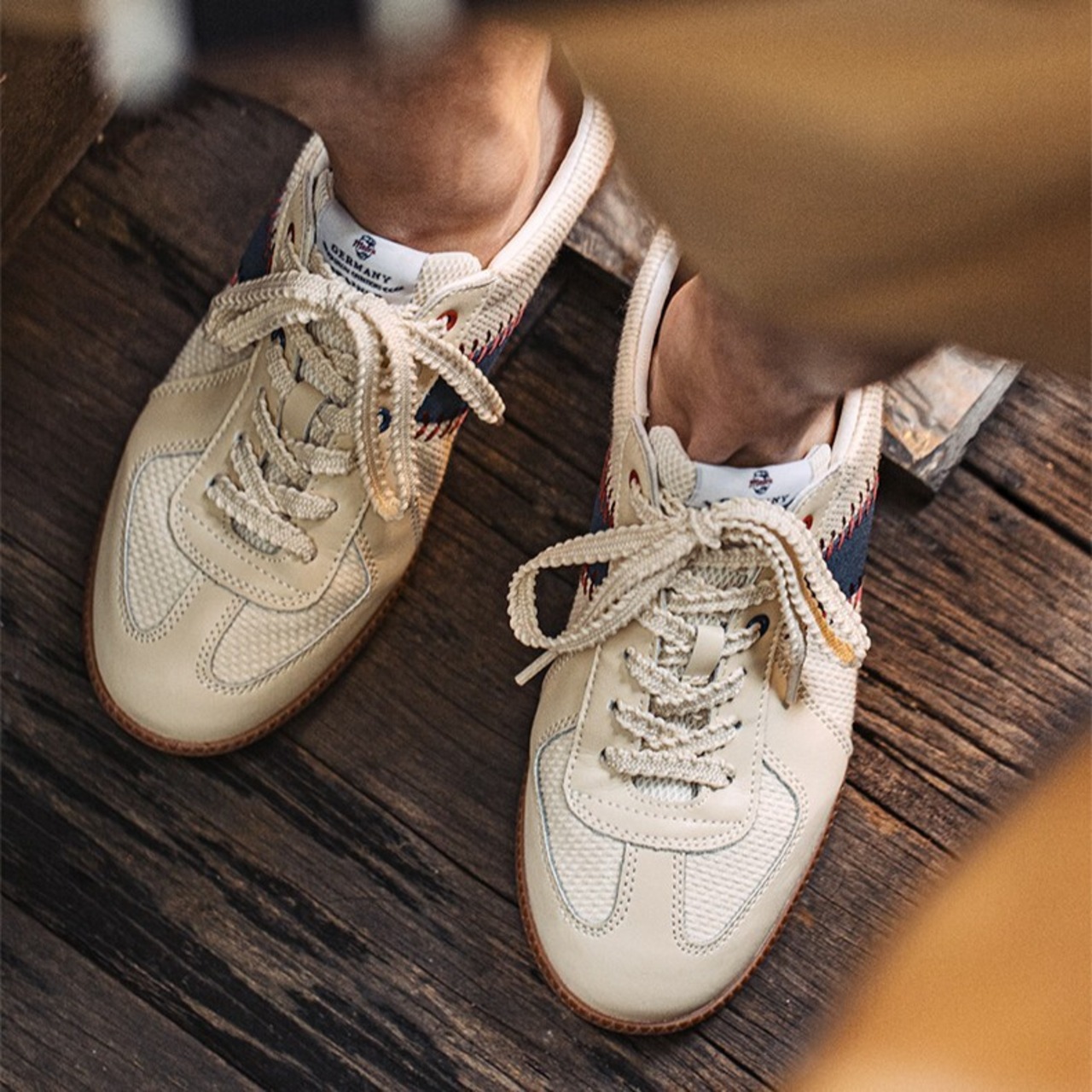 Retro White Mesh Sneakers / レトロ ホワイト メッシュ スニーカー