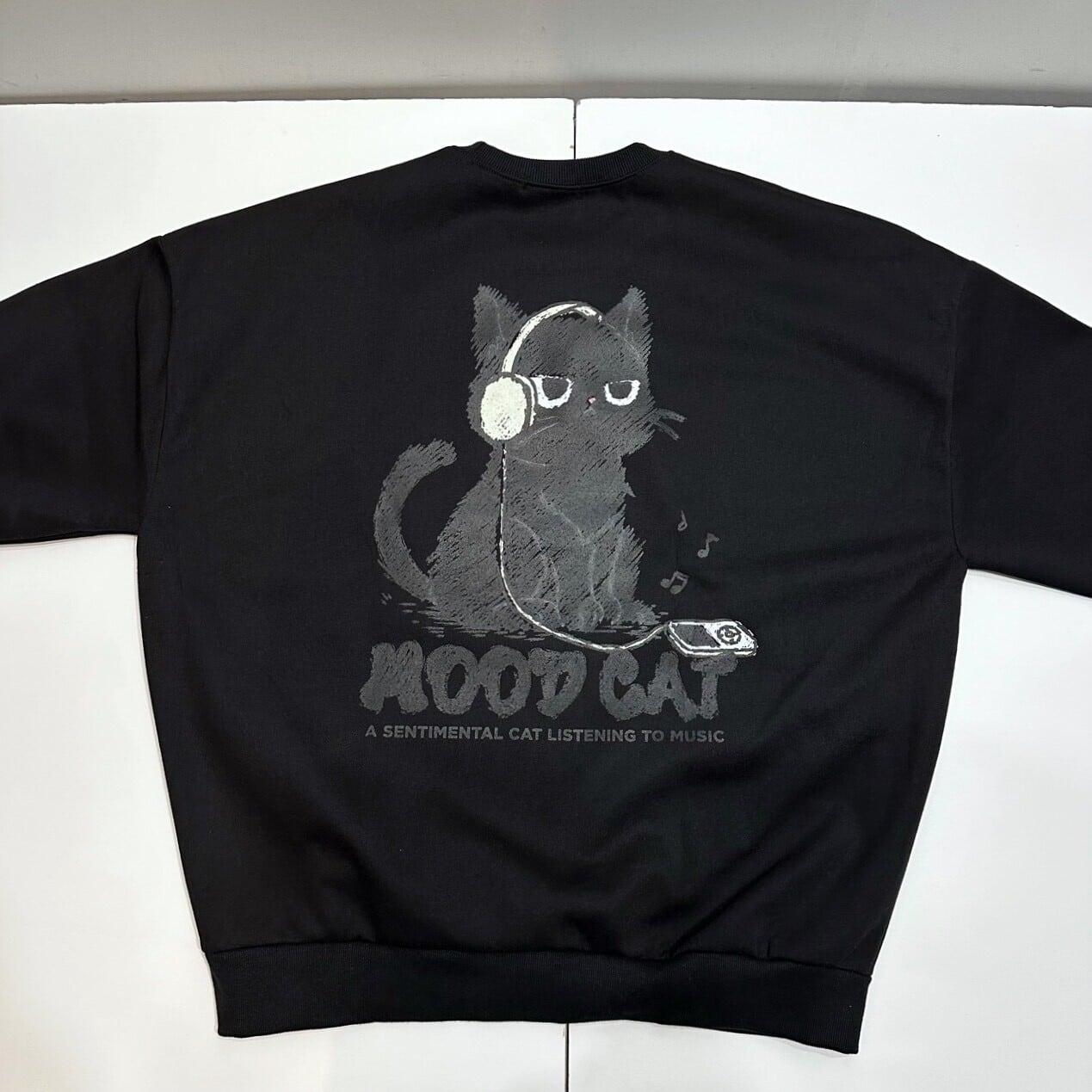 253839-2】MOOD BLACK CAT Back Print Sweatshirt / 24/7TOKYO