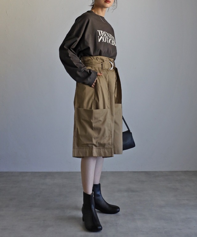 タックハーフパンツ