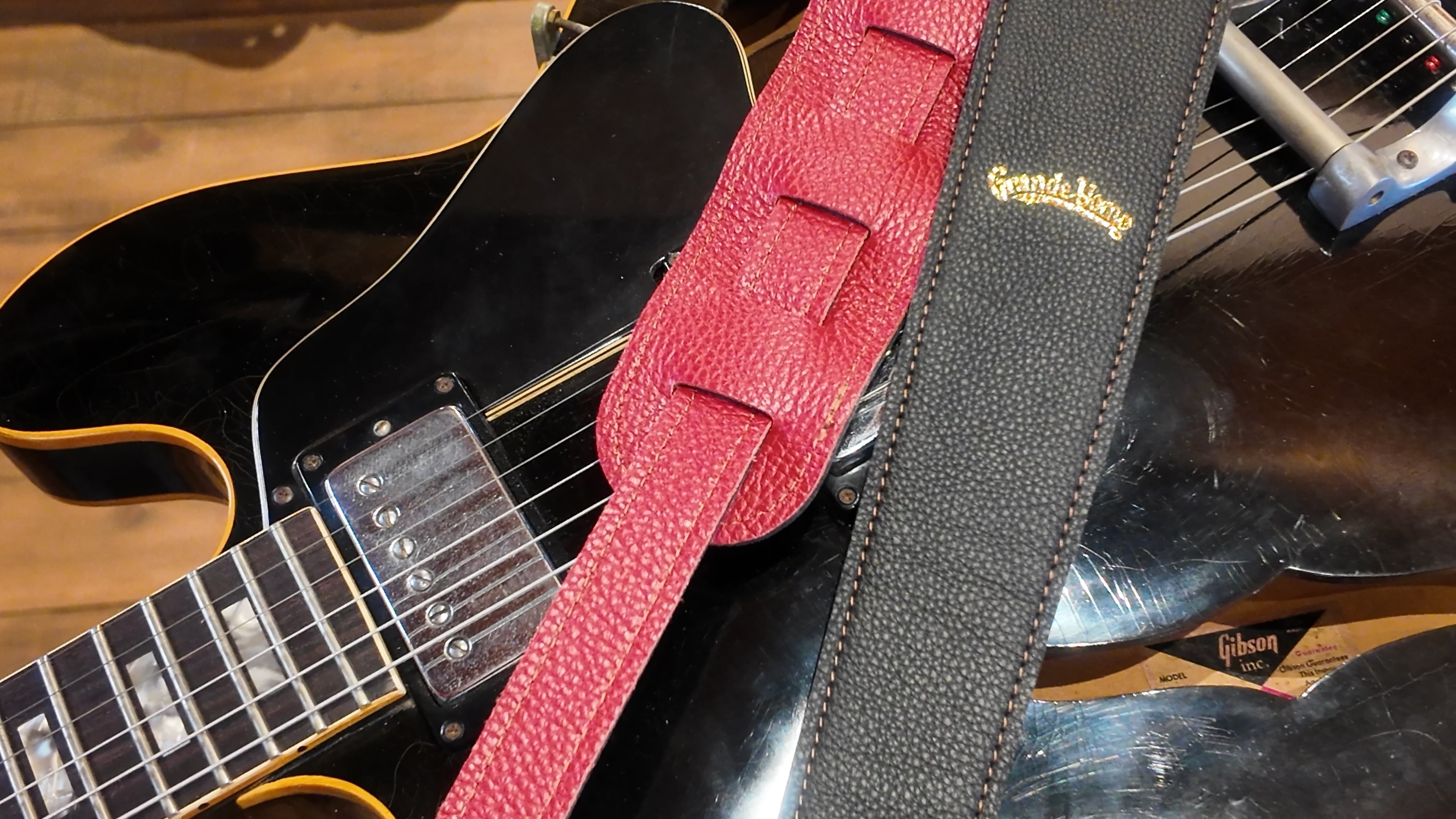 g*e様 エレキギター 黒 ストラップ付き G-Standard Black/Mahogany Red | ギターストラップ専門店 Grande uomo