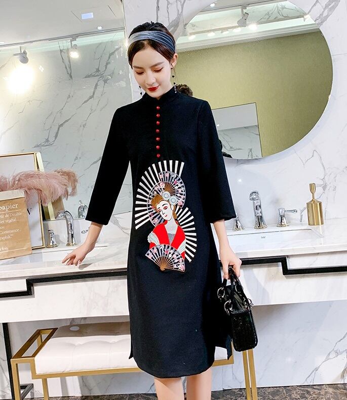 チャイナ風ワンピース 赤ボタン 個性的 スリット 大胆 エレガント 和風